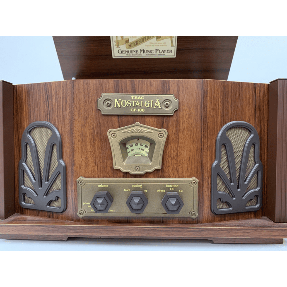 Vintage TEAC Nostalgia GF-180 Stereo System Turntable with Radio (USED)