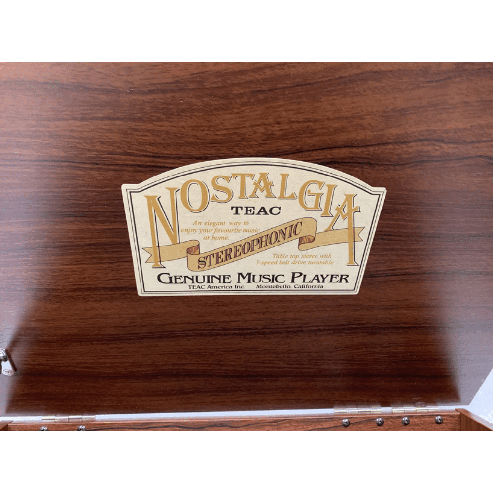Vintage TEAC Nostalgia GF-180 Stereo System Turntable with Radio (USED)
