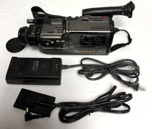 Kyocera Yashica KD-1700 Finemovie 8 Video Camera Recorder W/Carrying Case (USED)