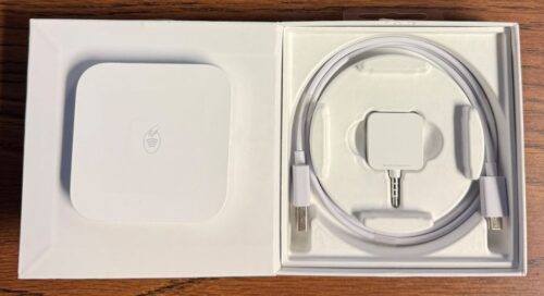 Square Reader Card Reader and Magstripe Reader with 3.5mm Headphone Connector (A-SKU-0507) (USED)