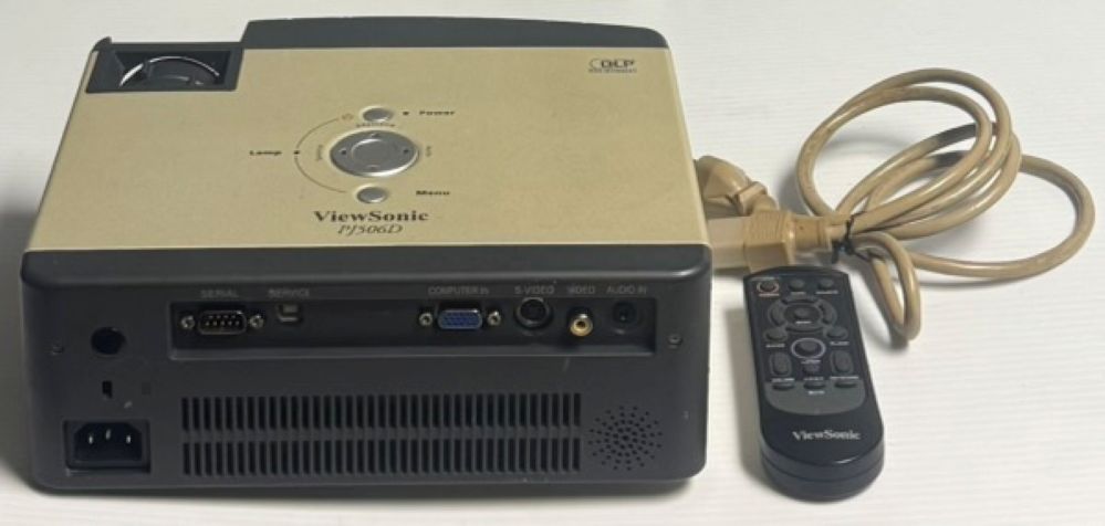 ViewSonic PJ506D DLP Projector (2000 LUMENS, SVGA Resolution 800 x 600) (USED)