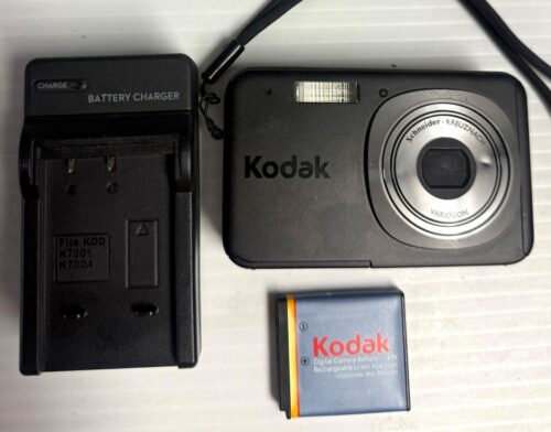 Kodak EasyShare V1073 10MP Digital Camera with 3X Optical Zoom and 3.0-inch Touch-screen Color LCD (Black) (USED)