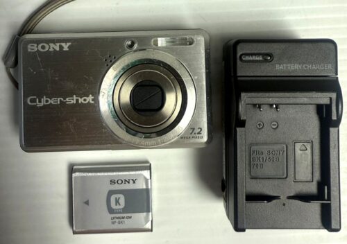 Sony Cybershot DSC-S750 Digital Camera 7.2 MP 3x Optical Zoom (Silver) (USED)