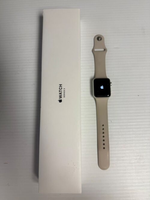 Apple Watch Series 3 (38mm GPS) with Silver Aluminum Case (USED)