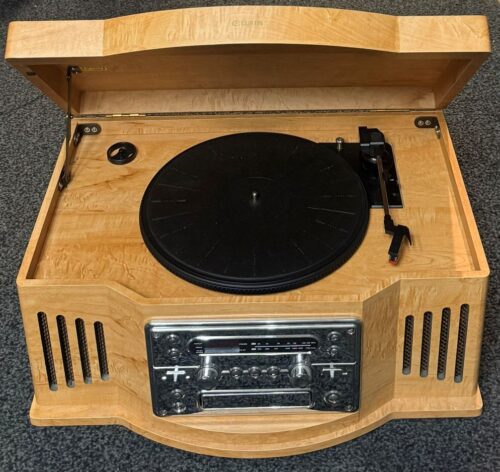 Curtis RCD820 Turntable/Radio/CD Player (USED)