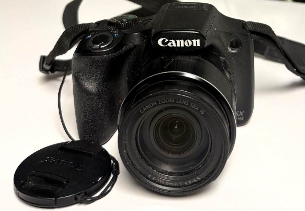 Canon PowerShot SX540 HS Wi-Fi DIdital Camera 20.3 MP 50x Optical Zoom (Lens Error) (USED)